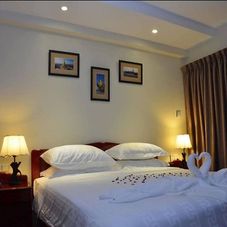 City Star Hotel Янгон Екстериор снимка