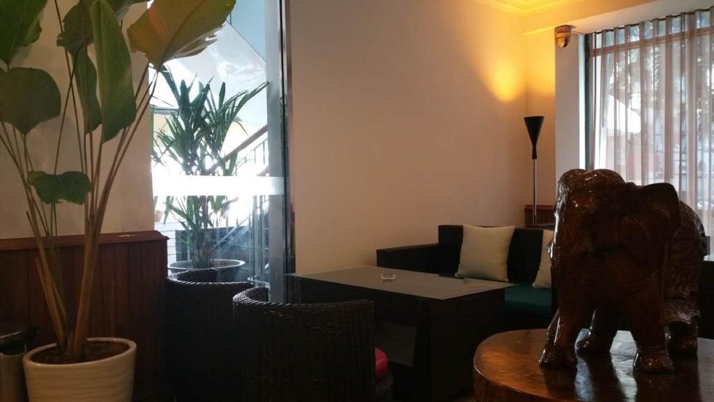 City Star Hotel Янгон Екстериор снимка