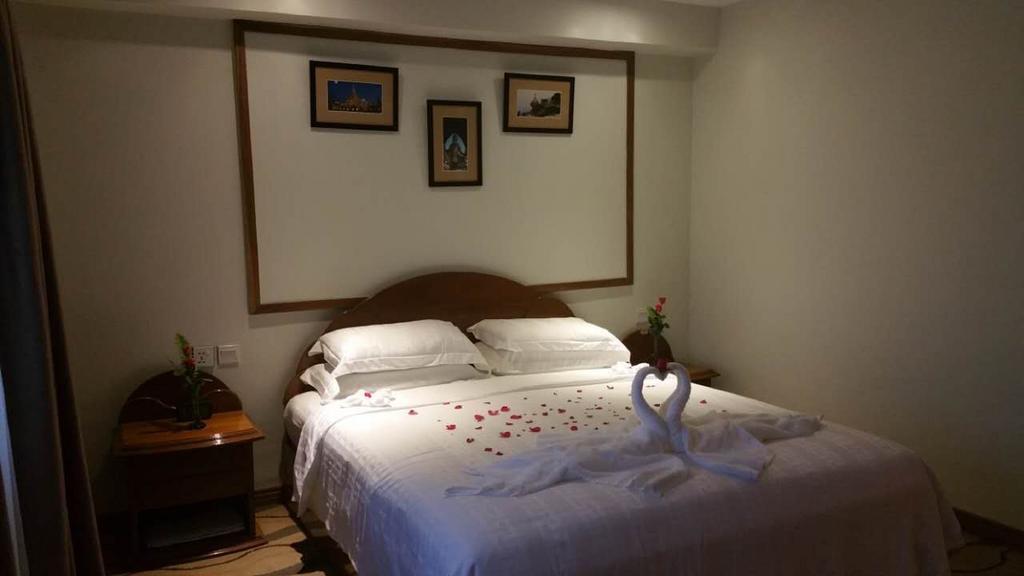 City Star Hotel Янгон Стая снимка