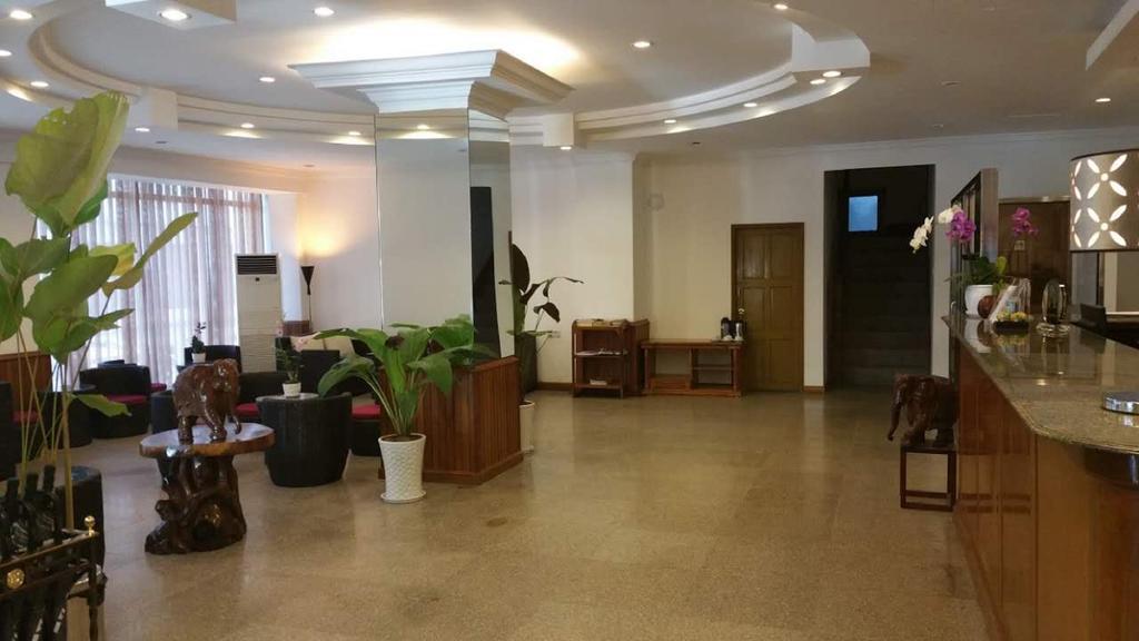 City Star Hotel Янгон Екстериор снимка