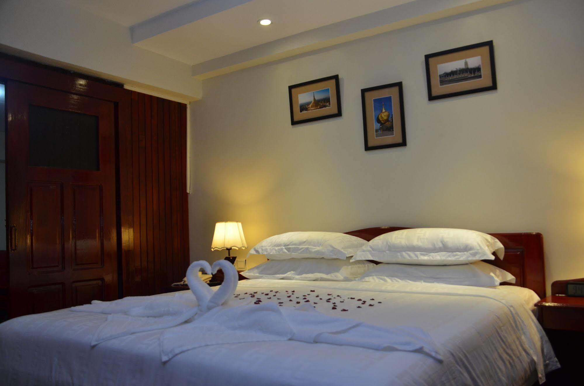 City Star Hotel Янгон Екстериор снимка