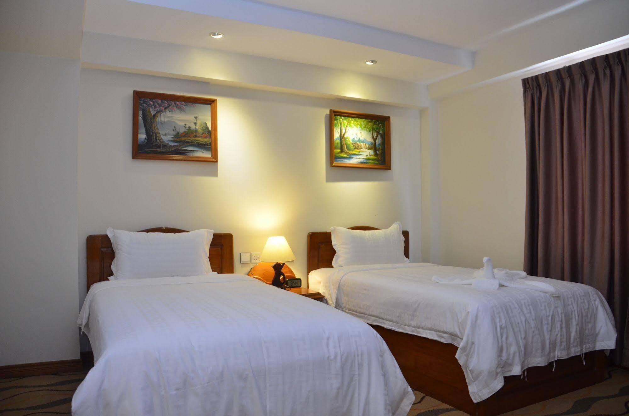City Star Hotel Янгон Екстериор снимка