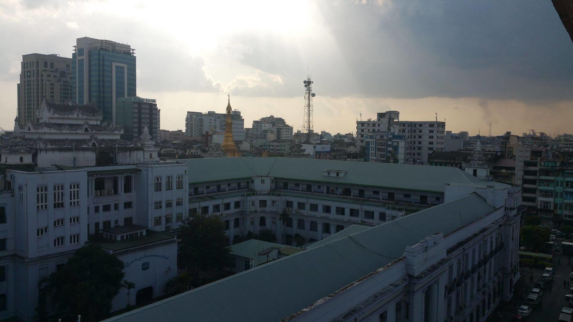 City Star Hotel Янгон Екстериор снимка